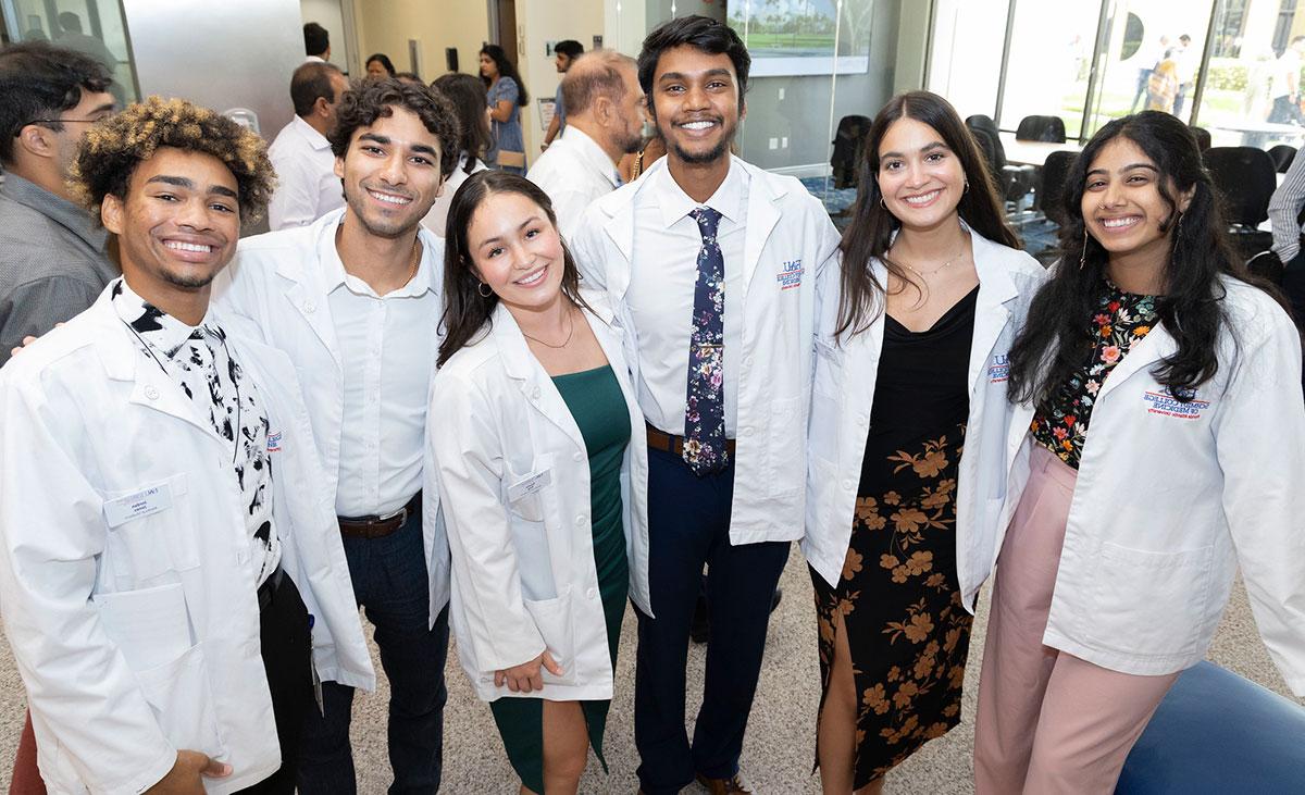 FAU Schmidt College of Medicine students at COM Spirit Day event